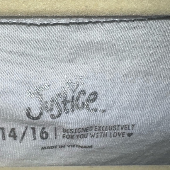 WHIMSICAL, adorable Avocado 🥑 T Shirt. Tongue in cheek,Play on words. Like new - Picture 4 of 4